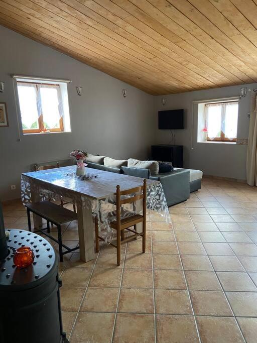 Gite A La Ferme Avec Jacuzzi Et Sauna Villefloure 외부 사진