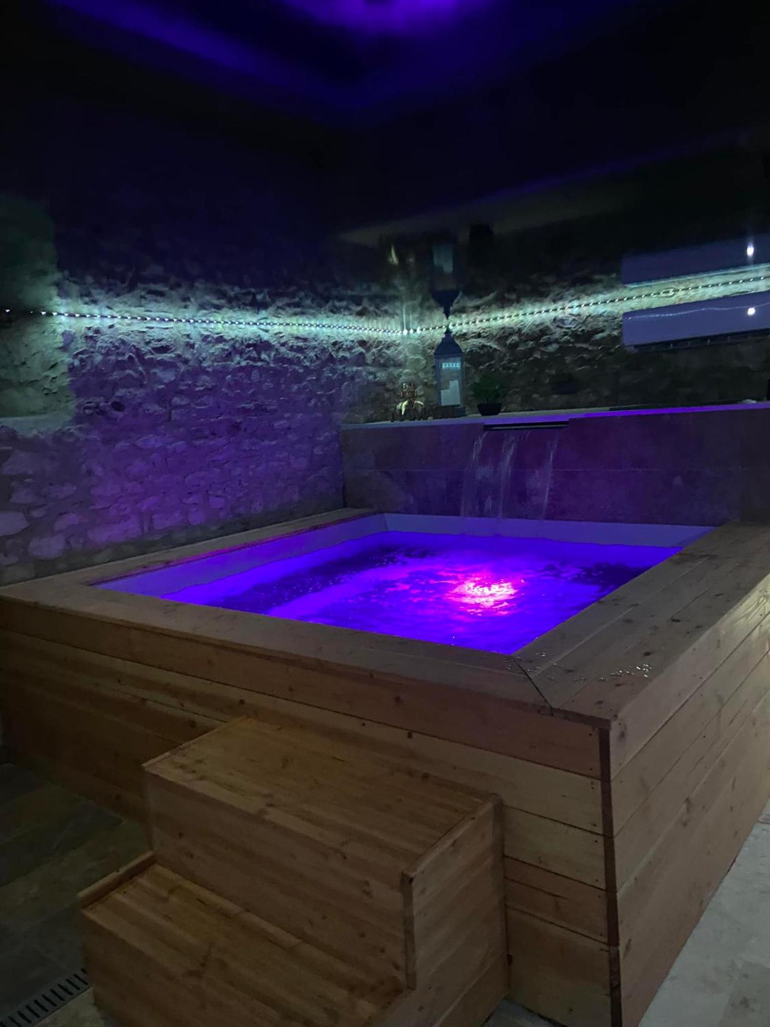Gite A La Ferme Avec Jacuzzi Et Sauna Villefloure 외부 사진